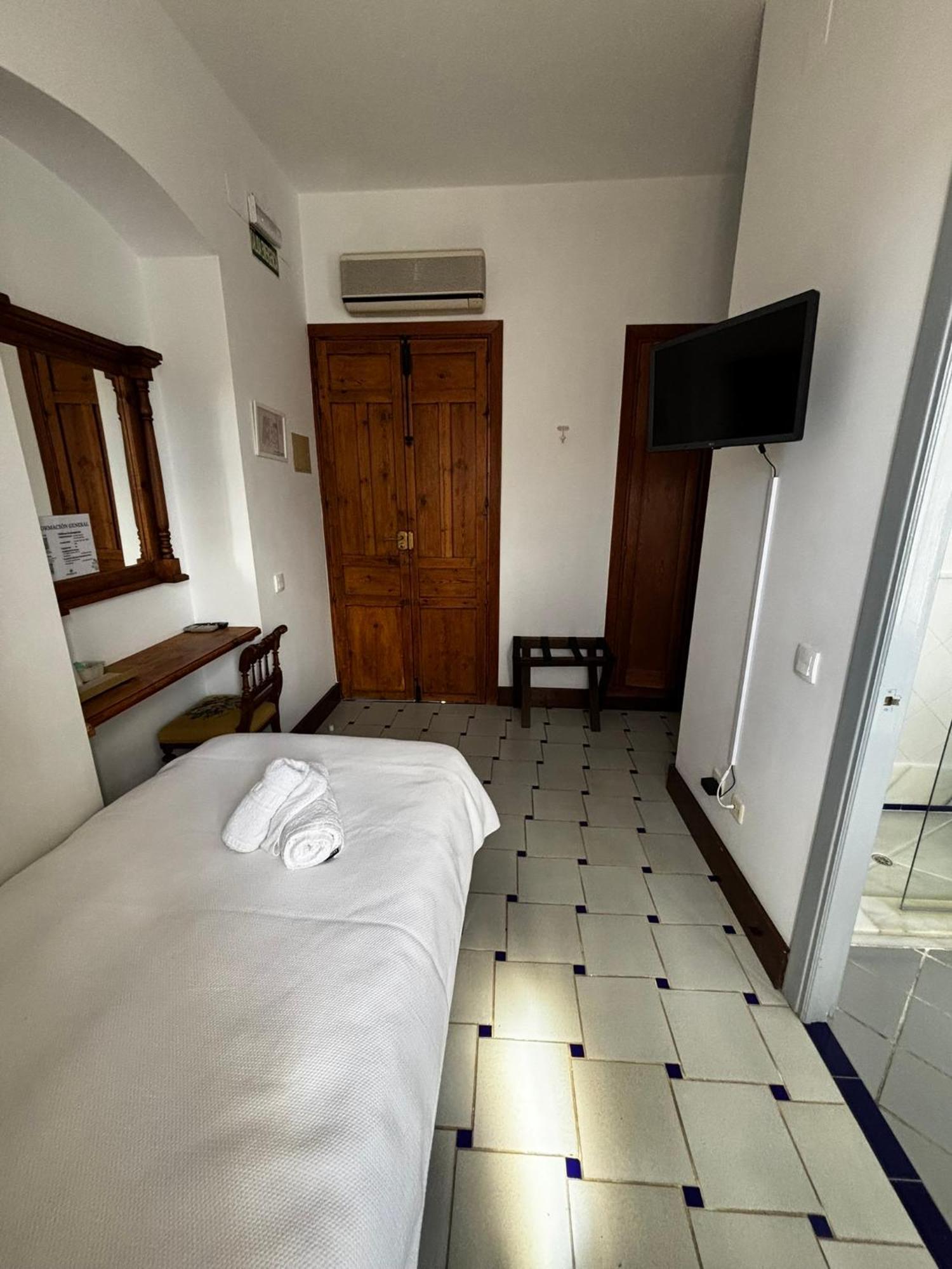 Hotel Entreolivos إل بيدروسو المظهر الخارجي الصورة